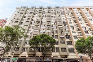 Maravilhoso apartamento de 2 Quartos em Copacabana quadra da praia