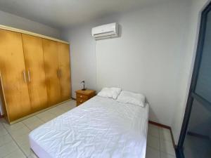 Apto na Quadra do mar • Confortável • Andar alto