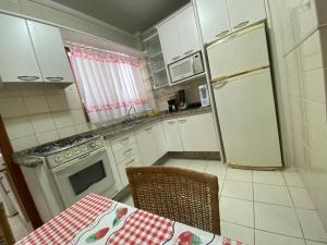 Apto na Quadra do mar • Confortável • Andar alto