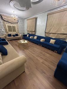 شقة مدخل خاص بمدخلين