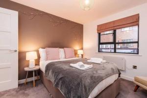 Stylish 2 Bed Apartment in Hull City Centre, Perfect for business & Contractors, Free Parking