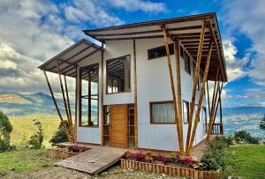 Choachi Ecocabaña jacuzzi vista cordillera