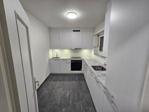 Cosy 3 bedroom Balcony Free parking Fast Wifi