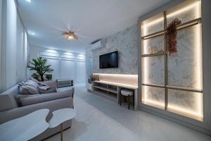 Farol de Bombas 101 - Apartamento Premium na Avenida Principal 3 Suítes e Vista Mar - Praia de Bombas