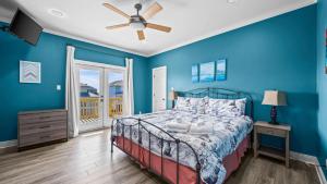 Vitamin Sea 3 Min Walk to the Beach Sleeps 13