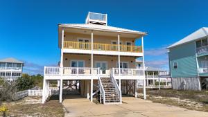 Vitamin Sea 3 Min Walk to the Beach Sleeps 13