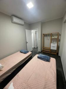 Apto pe na areia 3 dorm ar cond