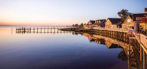 Duck Condo 5 min walk to beach with community pool