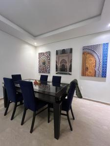 Idéal, 2 Chambres, 2 SDB, Fibre, IPTV, Parking privé , Salle de Sport
