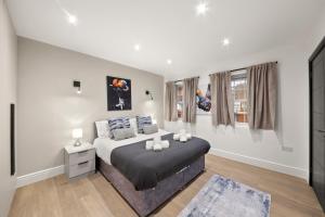 Modern 4 Bed 4 Bath Home in Reading Perfect for Business and Contractors with Free Parking