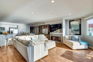 Spectacular Ocean View! Luxe Condo in San Clemente