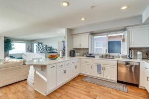 Spectacular Ocean View! Luxe Condo in San Clemente