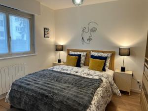 City apartment with private parking