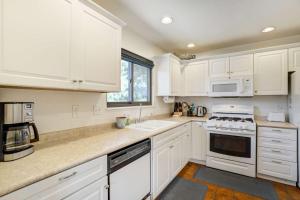 Central 3BR Home Near UCCS & Hospitals | MTR Ready