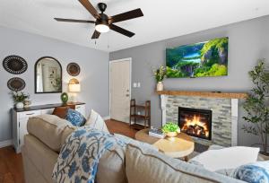 The Stark House - End-Unit Townhome - Pet Friendly