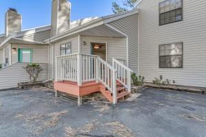Walk to Midtown Ruidoso! Cozy Eagles Nest Condo