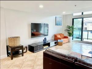 Miami Beach-Front with Amazing Pool