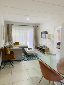 Stunning 2Bed Garden Apartment