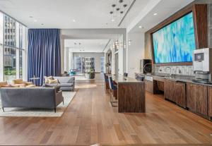 Loop 1BR w Gym Pool WD nr Millennium Park CHI-227