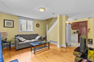 Midstream Loft 2BR Parking W&D