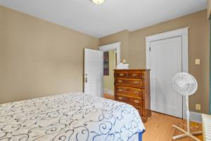 Midstream Loft 2BR Parking W&D