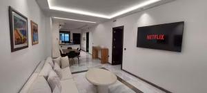 LUXURY DOWNTOWN BEACH 2 Bedroom