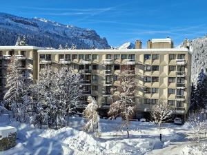 Appartement rénové près des pistes - Balcon, 56 pers. - FR-1-425-47