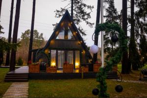 Pine house with sauna and hot tub