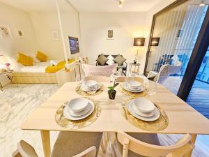 Cosy Terrace Studio close to city center-Limp11