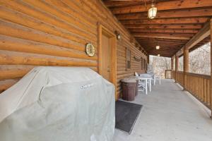 Cozy Family Cabin - Game Room - Near Ski Resorts