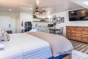 Peytons Luxury Suite at The Four Daughters Inn