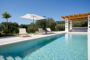 Villa Monti - Elegant Villa with Pool in Itria Valley