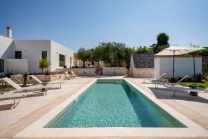 Villa Monti - Elegant Villa with Pool in Itria Valley