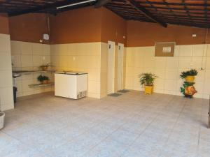 APARTAMENTO COM PISCINA 500mt DA PRAIA e 10 MINUTOS DE CUMBUCO