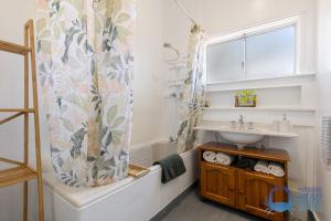 The Art Lovers Cottage in Mandurah