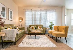 Modern, Roomy Getaway by SeaWorld and Lackland