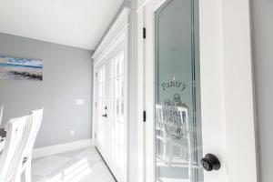 Private Pool and Close to Marconi Beach