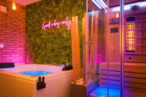 Private Baltic Spa & Art Suite