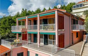 2 Bedroom Beautiful Apartment In Karbuni