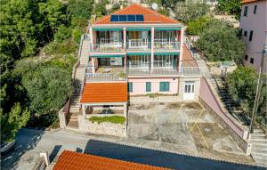 2 Bedroom Beautiful Apartment In Karbuni