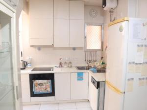 Charming Apartment Steps From the Sea