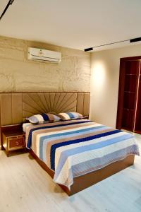 3-Bedroom Short-Stay Apartment in El Rehab