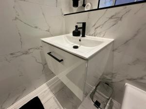 Hudson Apartment - 2 bedroom, Oakham Centre by Belmont Places