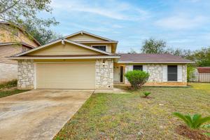 Near Six Flags and SeaWorld San Antonio Family Home