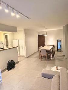 HERMOSO - CATEGORIA Departamento 90 m2 CENTRO con COCHERA opcional