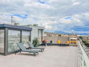 Luxury Studio Panoramic Sea & City View Central