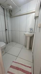 Kitnet a 1,6km da praia