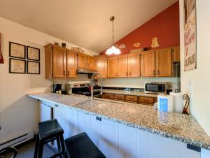 Flying Dutchman 1109 by SummitCove Lodging in Colorado