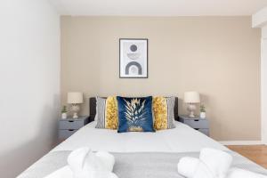 Central Flat with City View Near Tower Bridge