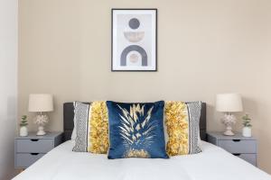 Central Flat with City View Near Tower Bridge